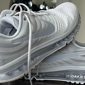 2017 Air Max worn a couple times. Used but like new!! Men’s size 13